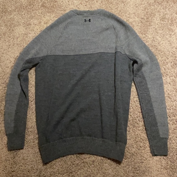 5 ⭐️ Under Armour Sweater - Picture 8 of 10
